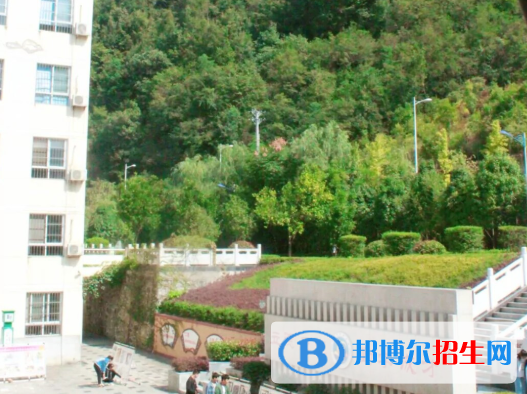  嵐皋縣嵐皋中學(xué)怎么樣、好不好