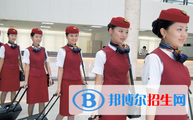 湖北2020年適合男生的航空服務(wù)學(xué)校