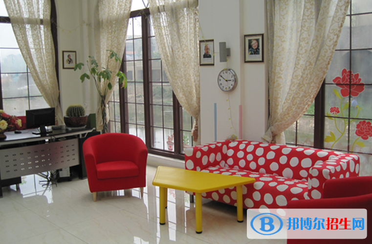 成都麓山國際光亞學(xué)校小學(xué)部網(wǎng)站網(wǎng)址