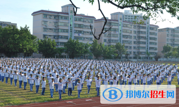海南農(nóng)墾中學(xué)2020年報名條件、招生要求、招生對象