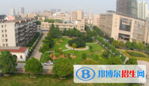 安徽工貿(mào)職業(yè)技術(shù)學(xué)院2020年學(xué)費、收費多少