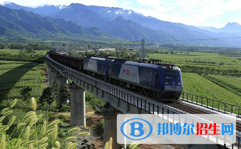 襄陽2020年鐵路學(xué)校學(xué)費(fèi)多少