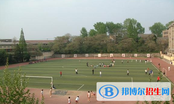 南京第十三中學2020年招生辦聯(lián)系電話