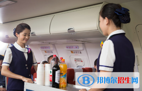 湖北2020年女生讀什么航空服務學校
