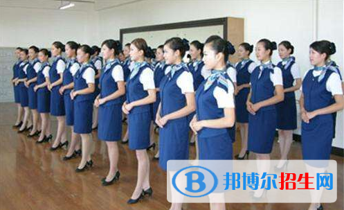 湖北2020年航空服務(wù)學(xué)校中專升大?？际裁? width=