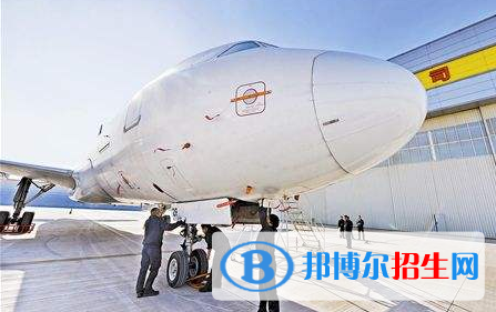 湖北2020年航空服務學校是中專還是大專