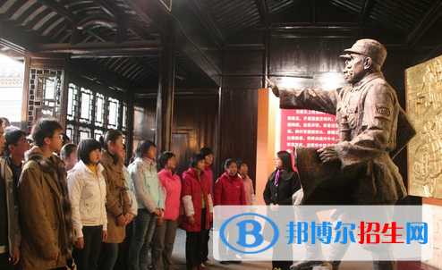 江蘇黃橋中學(xué)2021年招生辦聯(lián)系電話(huà)
