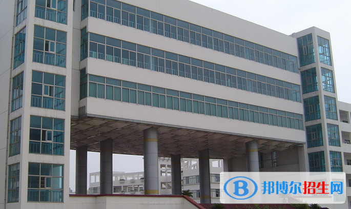 江蘇建湖高級中學(xué)2021年學(xué)費、收費多少