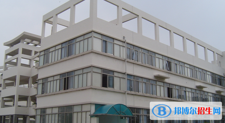 江蘇建湖高級中學(xué)2021年招生辦聯(lián)系電話