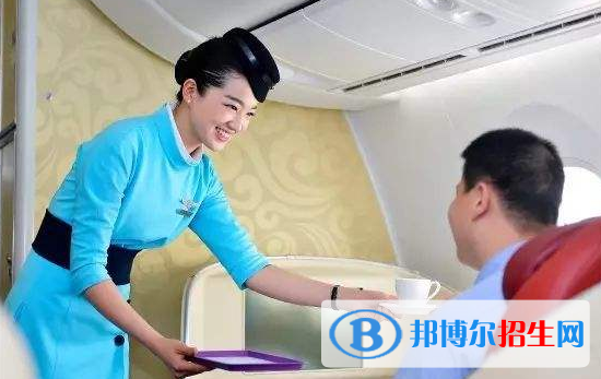 湖北2021年讀航空服務(wù)學(xué)校要多少錢(qián)