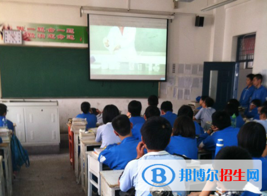  邯鄲育華中學(xué)2021年學(xué)費(fèi)、收費(fèi)多少