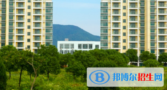 安慶醫(yī)藥高等?？茖W校2021年學費、收費多少