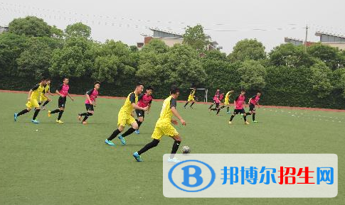 南京棲霞中學2021年招生辦聯(lián)系電話