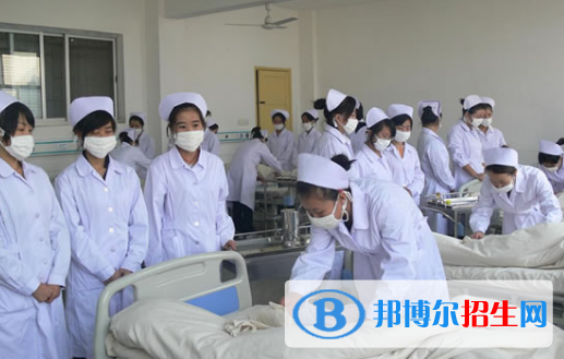 廣東2021年去讀衛(wèi)校學(xué)什么對以后好一點