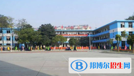 海軍安慶科技學(xué)校2021年招生簡章 