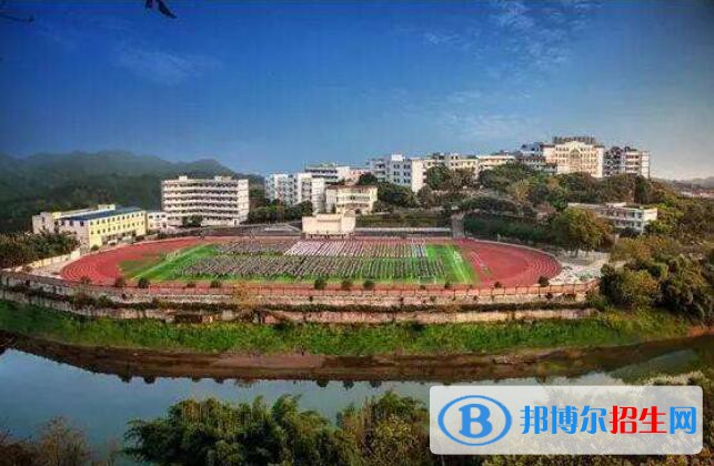 重慶2022年初中生讀什么汽修學校