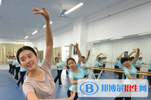 貴陽2021年中專幼師學(xué)?？梢钥即髮? width=