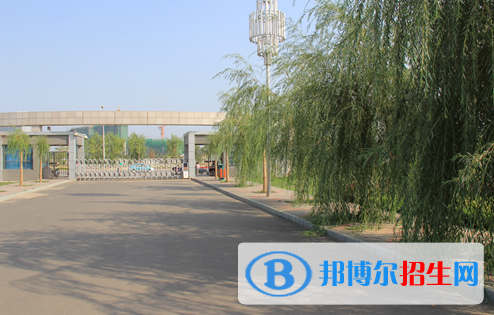 張家口第一中學(xué)2021年招生辦聯(lián)系電話(huà)