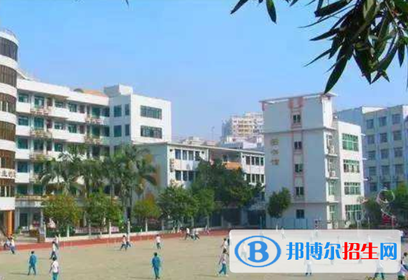 廣州第四十一中學(xué)2021年學(xué)費、收費多少