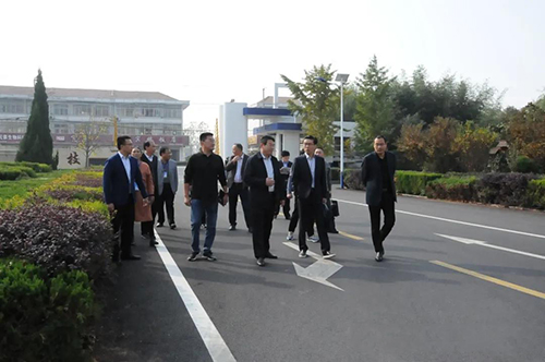 江蘇省金山中等專(zhuān)業(yè)學(xué)校2021年招生辦聯(lián)系電話(huà)
