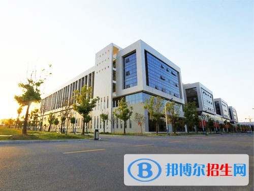 阜陽醫(yī)藥管理學(xué)校2020年招生錄取分數(shù)線