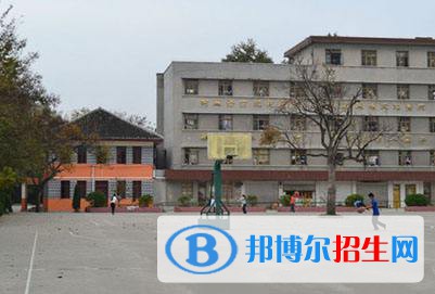 貴定師范學(xué)校2021年報(bào)名條件、招生要求、招生對(duì)象