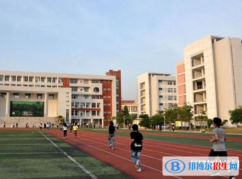 重慶市青山工業(yè)技工學校怎么樣、好不好