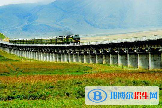 西安2021年鐵路學(xué)校中專升大?？际裁? width=