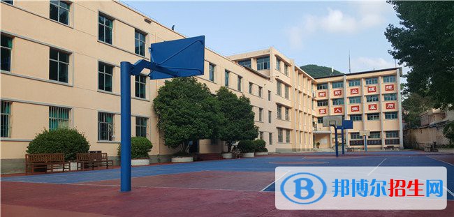 貴陽現(xiàn)代裝備制造技工學校2021年招生錄取分數(shù)線