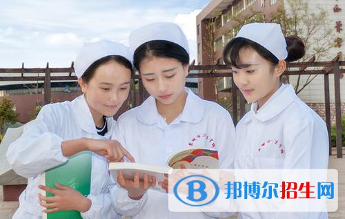 成都2021年讀衛(wèi)校要多少錢