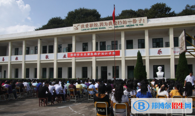 定南中等專業(yè)學校2021年招生錄取分數(shù)線