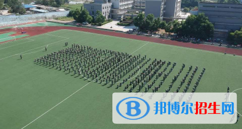 鳳陽(yáng)科技學(xué)校2021年招生辦聯(lián)系電話