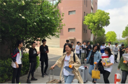 昆山花橋國際商務城中等專業(yè)學校2021年報名條件、招生要求、招生對象