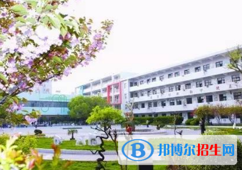 六安市藝術學校2021年招生辦聯(lián)系電話