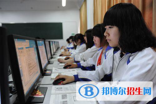 貴州2021年初中生上計算機(jī)學(xué)校
