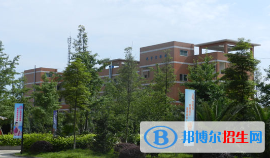 成都2021年中專學(xué)校和職高哪個好