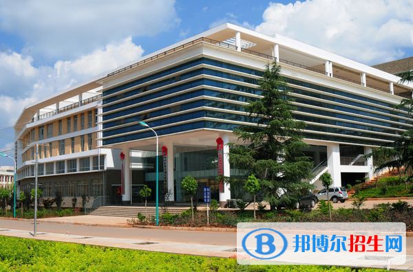 楚雄州工業(yè)學(xué)校2021年學(xué)費(fèi)、收費(fèi)多少