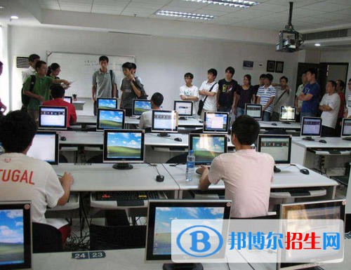 貴州2021年讀計算機學(xué)校多少錢