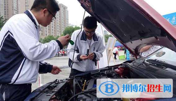 貴州2021年汽修學校好還是大專好
