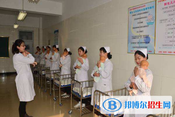 重慶2022年女生讀護理學校好不好
