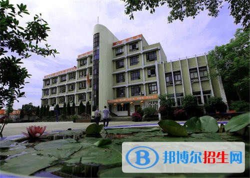 內(nèi)江求是職業(yè)技術(shù)學(xué)校2021年學(xué)費、收費多少