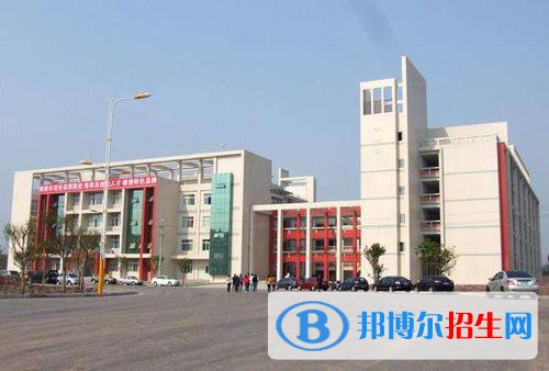 內(nèi)江宏昌職業(yè)技術(shù)學(xué)校2021年學(xué)費、收費多少