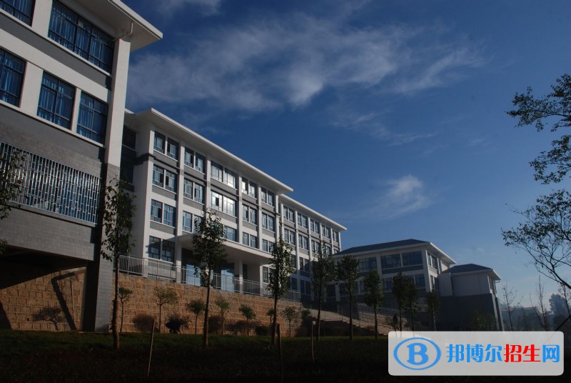 云南省昆明鐵路機械學(xué)校怎么樣，好不好