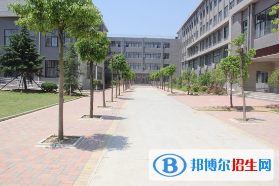 廣西2021年初中畢業(yè)女生上什么中專(zhuān)學(xué)校好
