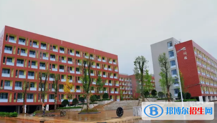 昭通衛(wèi)生職業(yè)學(xué)院五年制大專2021年學(xué)費(fèi)、收費(fèi)多少
