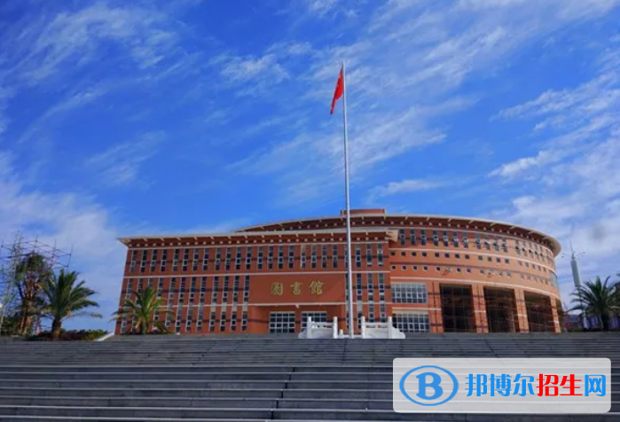 保山中醫(yī)藥高等?？茖W(xué)校五年制大專2021年招生辦聯(lián)系電話