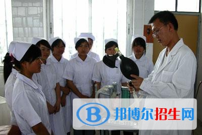 云南2021年設(shè)有衛(wèi)校的公辦大專(zhuān)學(xué)校