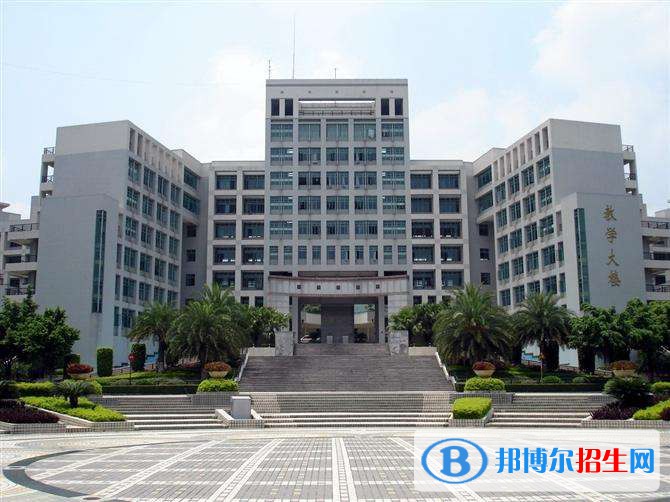 青島第二衛(wèi)生學校2021年有哪些專業(yè)