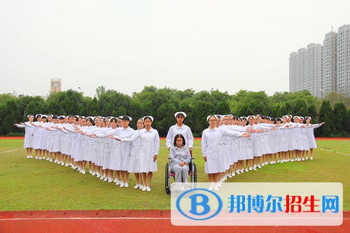 上海市醫(yī)藥學(xué)校2021年報名條件、招生要求、招生對象