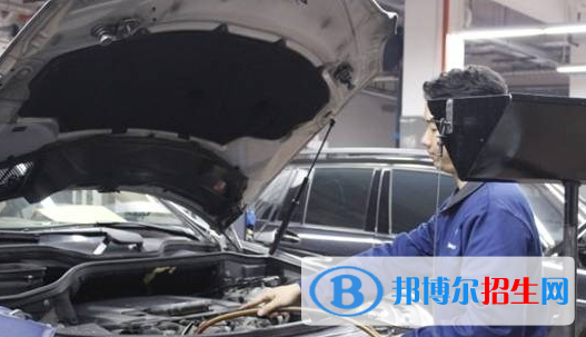 貴陽2021年哪個(gè)學(xué)校有汽修學(xué)校